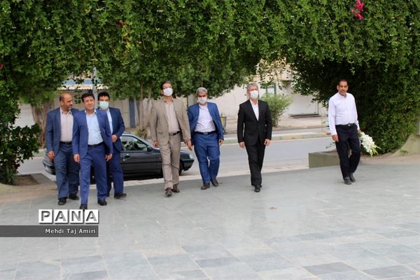 تجدید پیمان معاون جدید پرورشی و فرهنگی آموزش و پرورش استان بوشهر با آرمان های شهدا