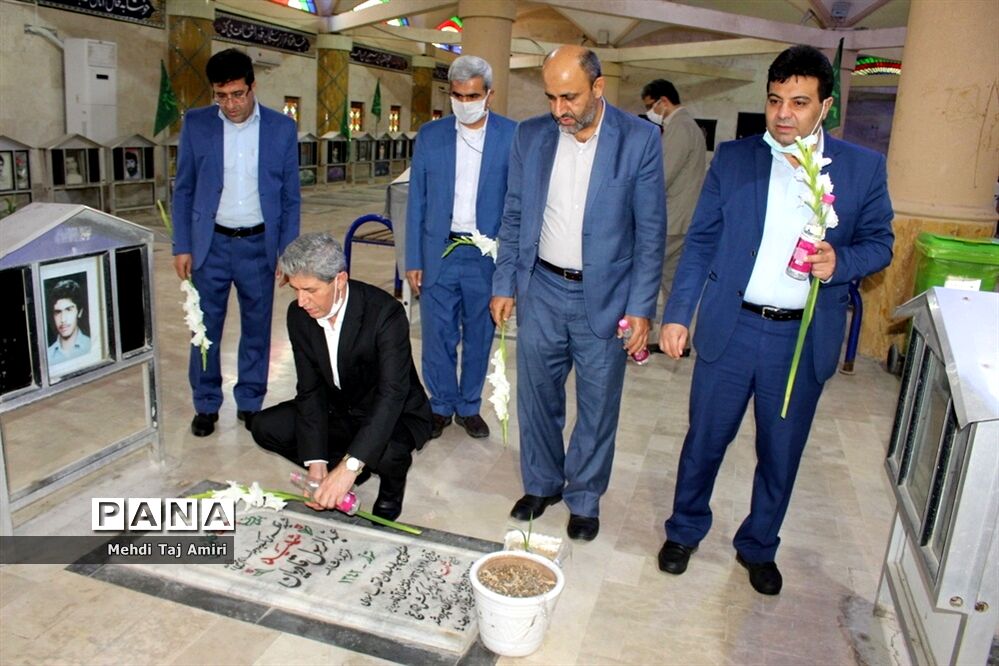 تجدید پیمان معاون جدید پرورشی و فرهنگی آموزش و پرورش استان بوشهر با آرمان های شهدا