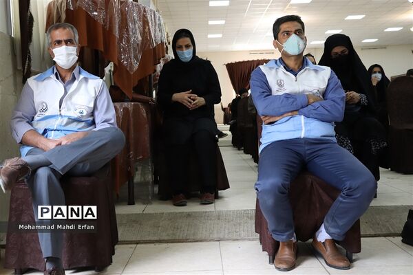 تقدیر از مدافعان سلامت در آباده