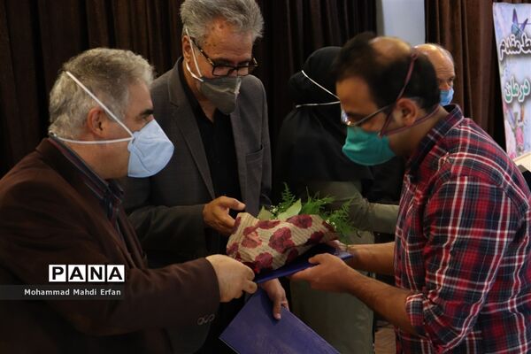 تقدیر از مدافعان سلامت در آباده