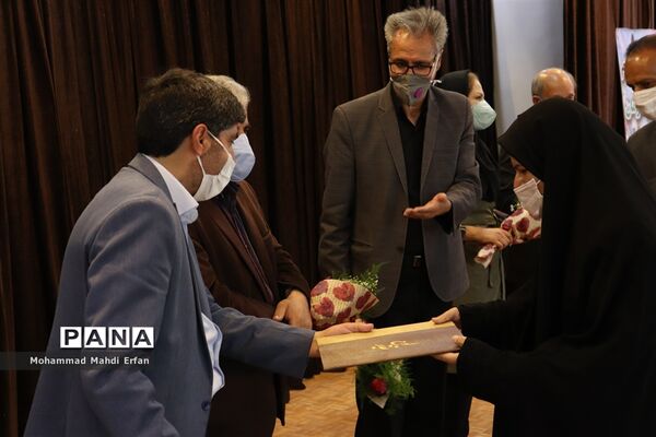 تقدیر از مدافعان سلامت در آباده