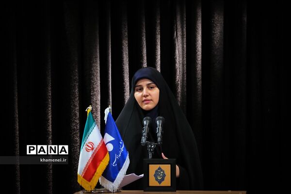 ارتباط تصویری مقام معظم رهبری با نمایندگان تشکل‌های دانشجویی