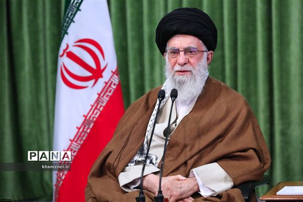 ارتباط تصویری مقام معظم رهبری با نمایندگان تشکل‌های دانشجویی