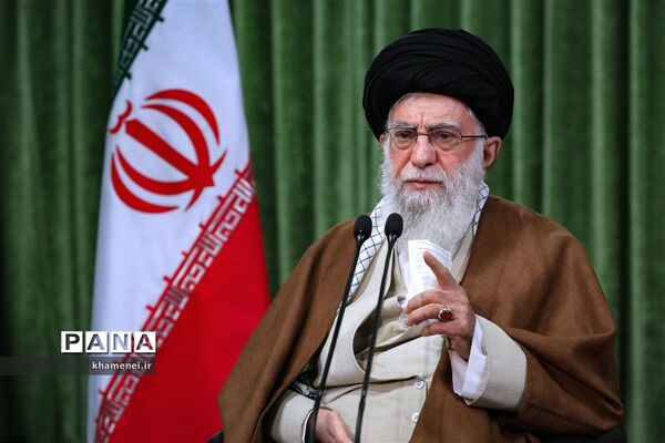 ارتباط تصویری مقام معظم رهبری با نمایندگان تشکل‌های دانشجویی