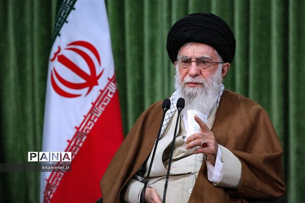 ارتباط تصویری مقام معظم رهبری با نمایندگان تشکل‌های دانشجویی