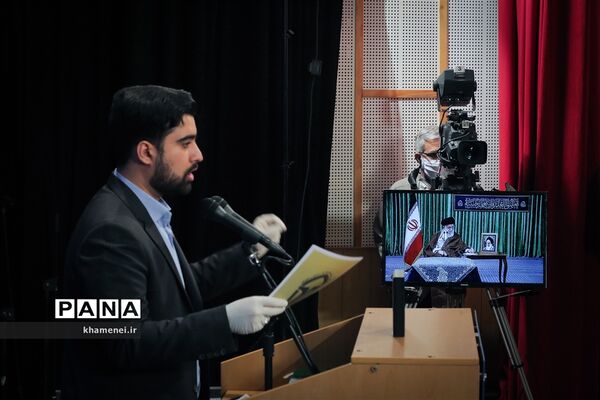 ارتباط تصویری مقام معظم رهبری با نمایندگان تشکل‌های دانشجویی