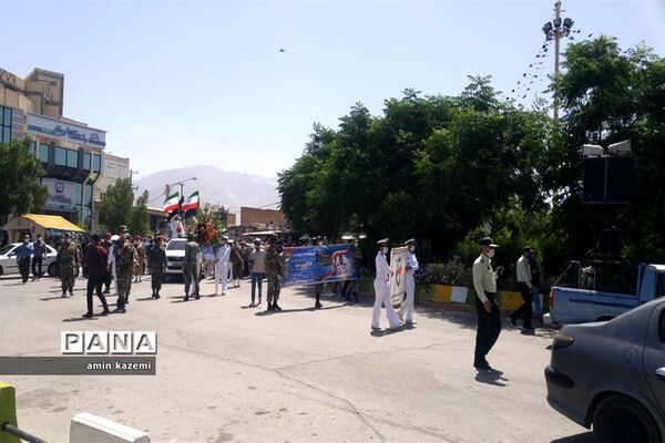 تشییع  ناوبان یکم شهید اسماعیل پور خسرو از شهدای ناو کُنارک در شهرستان داراب