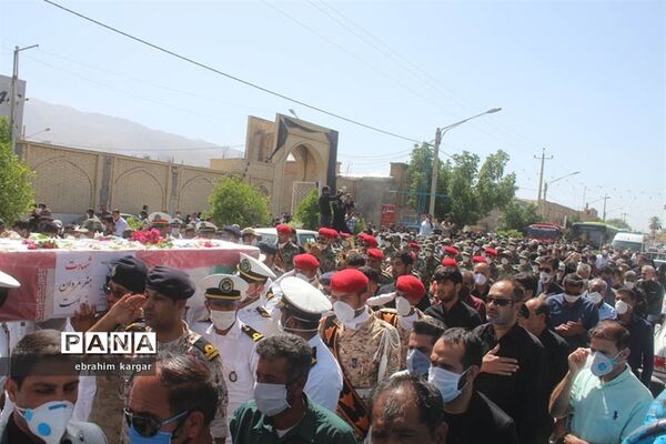 تشییع ناوبان یکم شهید اسماعیل پور خسرو از شهدای ناو کُنارک در شهرستان داراب -2