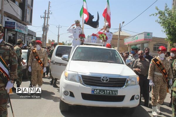 تشییع ناوبان یکم شهید اسماعیل پور خسرو از شهدای ناو کُنارک در شهرستان داراب -2