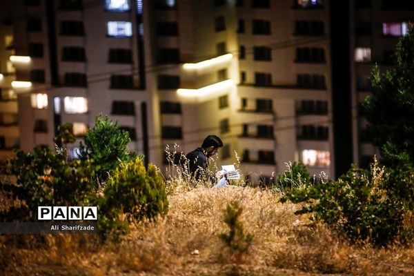 احیای شب بیست و یکم ماه رمضان در مقبره الشهدای چیتگر