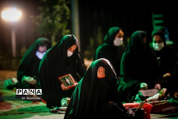 احیای شب بیست و یکم ماه رمضان در مقبره الشهدای چیتگر