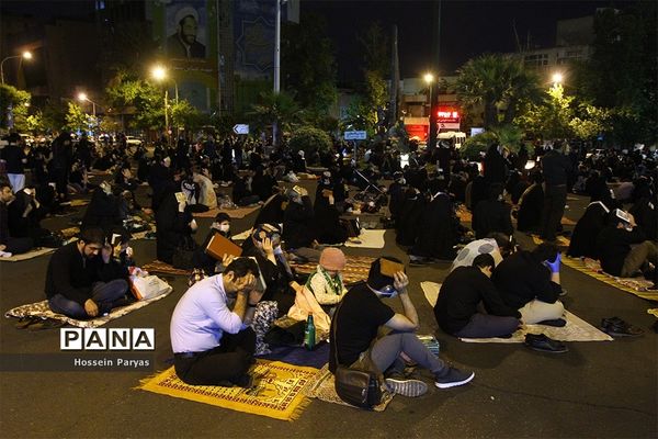 احیای شب بیست و یکم ماه رمضان در تهران