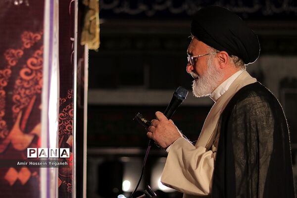 مراسم احیای شب بیست و یکم  ماه رمضان در مصلی بزرگ کیش