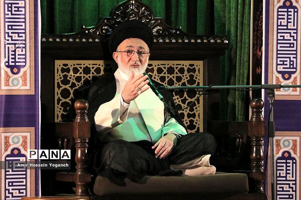 مراسم احیای شب بیست و یکم  ماه رمضان در مصلی بزرگ کیش