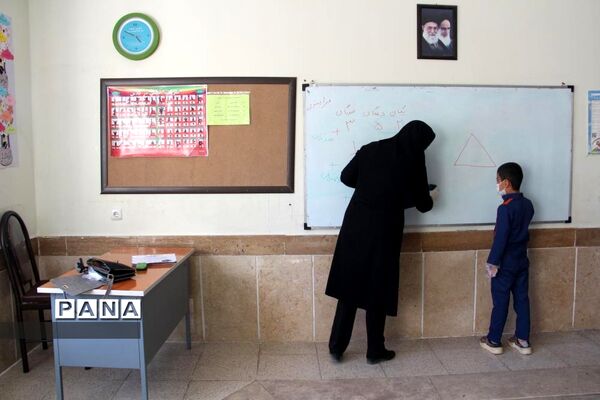 بازدید مدیرکل آموزش و پرورش از روند بازگشایی مدارس