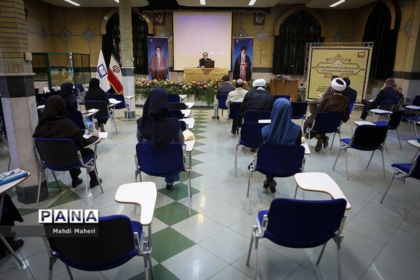 نشست علمی  تخصصی تلفیق برنامه درسی با حضور عضو شورای عالی آموزش و پرورش