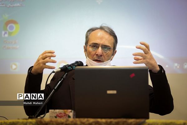 نشست علمی  تخصصی تلفیق برنامه درسی با حضور عضو شورای عالی آموزش و پرورش