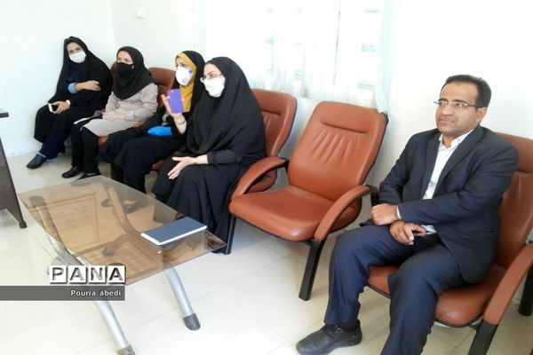 بازدید معاون پرورشی و فرهنگی اداره‌کل آموزش و پرورش استان بوشهر از مرکز مشاوره مهر دانش آموزی شهرستان بوشهر