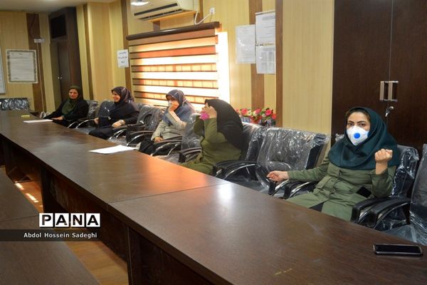 جلسه شورای دبیران دبیرستان شهیده سهام خیام  بوشهر