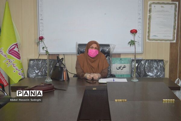 جلسه شورای دبیران دبیرستان شهیده سهام خیام  بوشهر