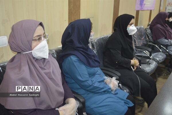 جلسه شورای دبیران دبیرستان شهیده سهام خیام  بوشهر