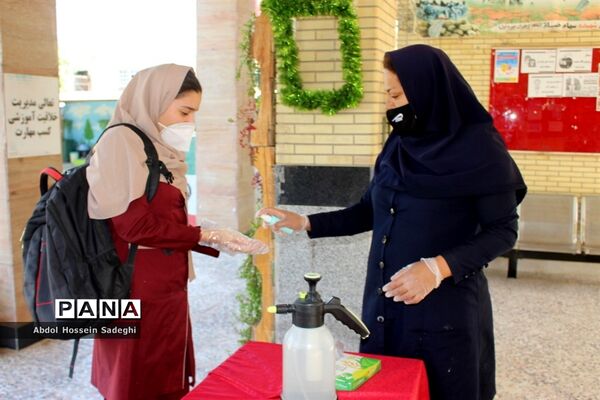 بازدید مدیرکل آموزش و پرورش استان بوشهر از بازگشایی دبیرستان شهیده سهام خیام بوشهر