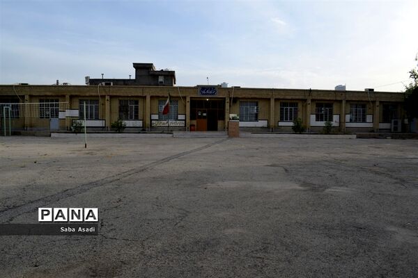 حضور دانش‌آموزان و معلمان در مدارس در روزهای کرونایی گله‌دار