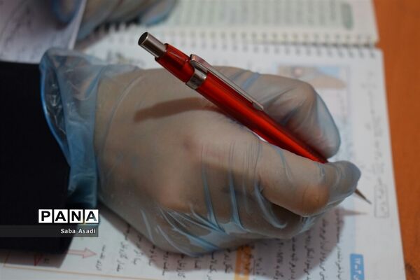 حضور دانش‌آموزان و معلمان در مدارس در روزهای کرونایی گله‌دار