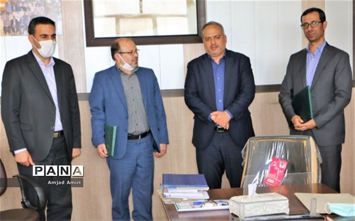 آیین تکریم  و معارفه مدیر و  سرپرست جدید آموزش و پرورش ناحیه‌یک ری