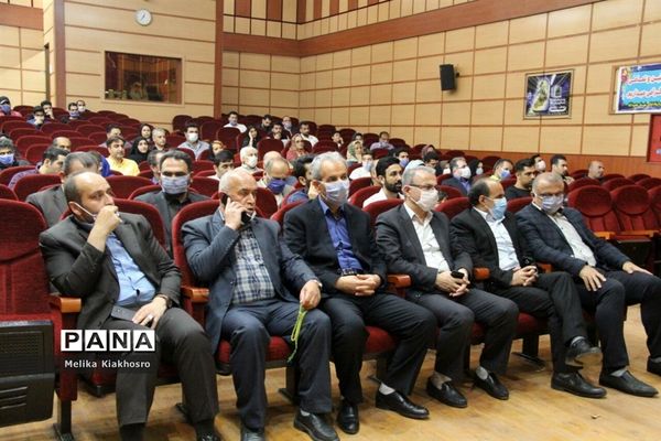 مراسم گلریزان برای آزادی یک جوان زندانی در محمودآباد