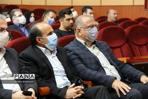 مراسم گلریزان برای آزادی یک جوان زندانی در محمودآباد
