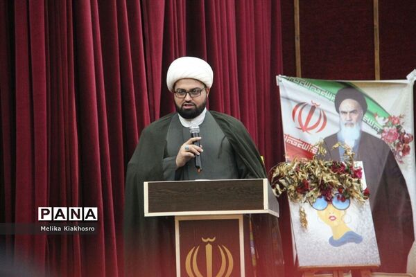 مراسم گلریزان برای آزادی یک جوان زندانی در محمودآباد