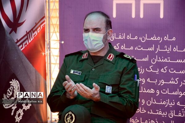 توزیع ٥٠٠٠بسته معیشتى بین نیازمندان آذربایجان شرقی توسط کمیته امام (ره)