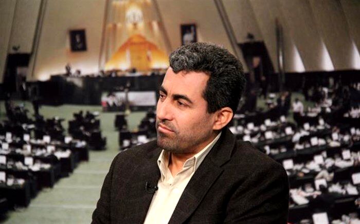 پور ابراهیمی:روند کاهش نرخ طلا به زودی آغاز می‌شود