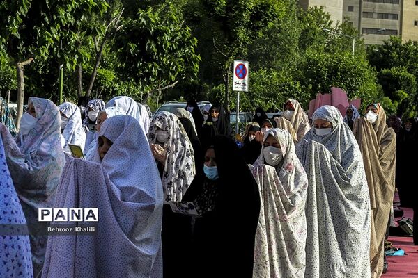 اقامه نماز عید سعید فطر در شهرک اکباتان