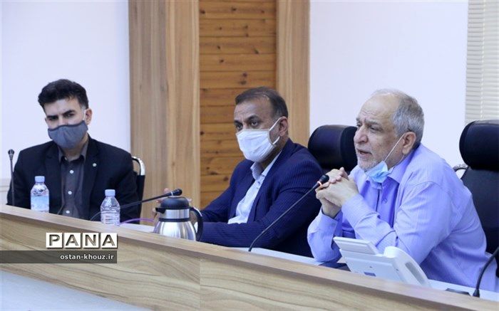 کتابخانه های الکترونیک در روستاهایی با بیش از جمعیت ۱۰۰۰ نفر راه اندازی می شود