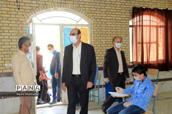 بازدید مدیرکل آموزش و پرورش استان بوشهر از حوزه‌های امتحانی
