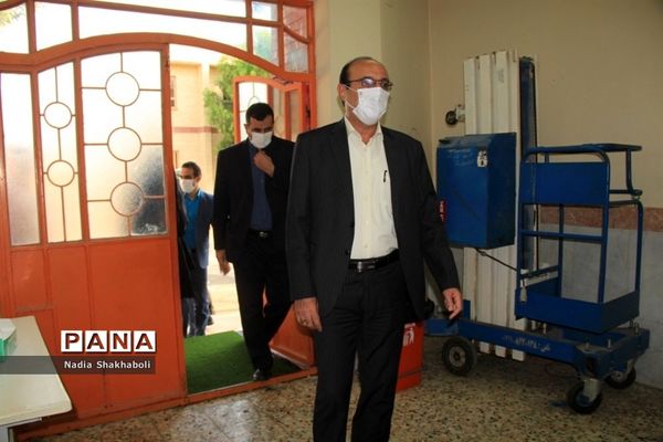 بازدید مدیرکل آموزش و پرورش استان بوشهر از حوزه‌های امتحانی