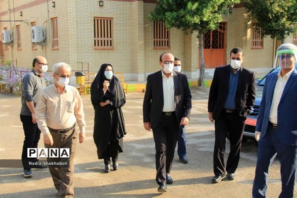 بازدید مدیرکل آموزش و پرورش استان بوشهر از حوزه‌های امتحانی