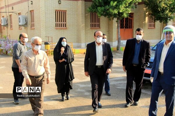 بازدید مدیرکل آموزش و پرورش استان بوشهر از حوزه‌های امتحانی