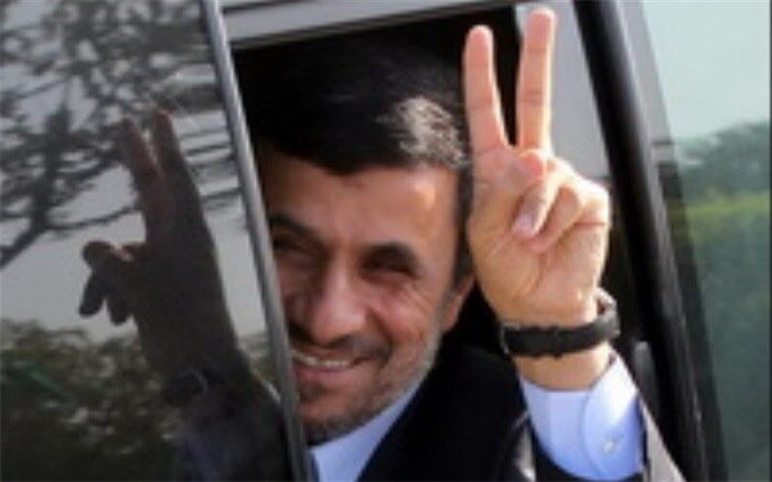 احمدی‌نژاد هنوز نامه پاراف می‌کند