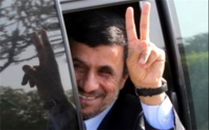 احمدی‌نژاد هنوز نامه پاراف می‌کند