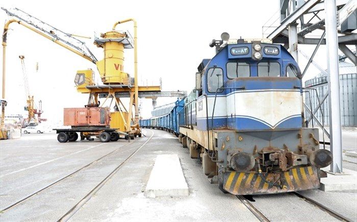 حمل ریلی 5 هزار تن ذرت روسی از بندر امیرآباد به خراسان رضوی