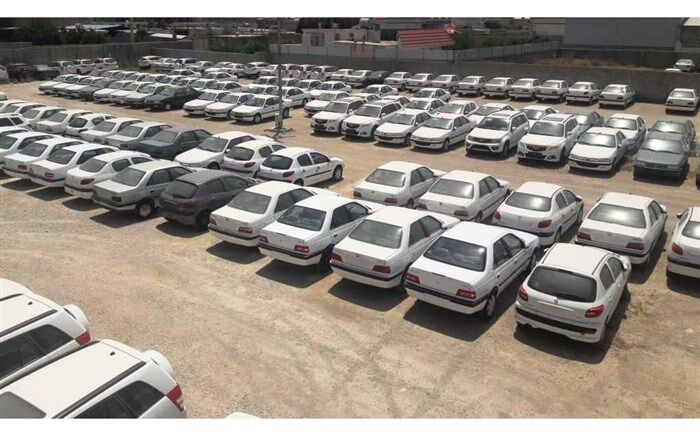 عمل احتکار در هیچ یک از خودروسازی‌های فعال استان، موضوعیت ندارد