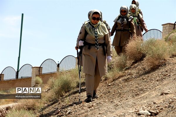 تولید محتوای آموزش کوهنوردی در اردوی یک روزه سازمان دانش آموزی