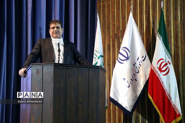 جلسه توجیهی کارشناس مسئولان مناطق و ناظرین طرح نظارت بر ثبت نام و شهریه مدارس غیردولتی شهر تهران