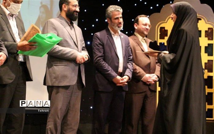 رتبه برتر مدرسه انقلاب  شهر تهران توسط مدارس منطقه ۱۱