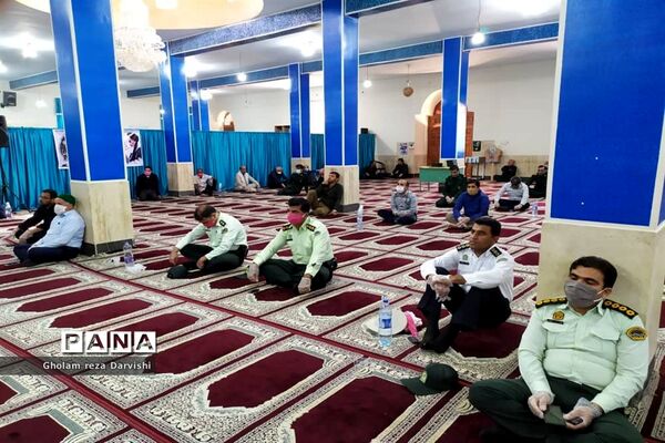 مراسم سالروز رحلت  امام خمینی (ره) جایگاه نماز جمعه با حضور فرهنگیان و اهالی شهر دلوار