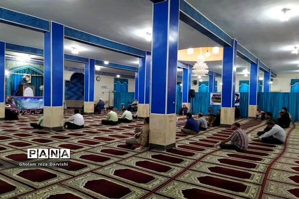 مراسم سالروز رحلت  امام خمینی (ره) جایگاه نماز جمعه با حضور فرهنگیان و اهالی شهر دلوار