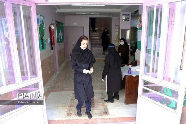 برگزاری امتحانات پایه نهم دبیرستان خسرو خاور